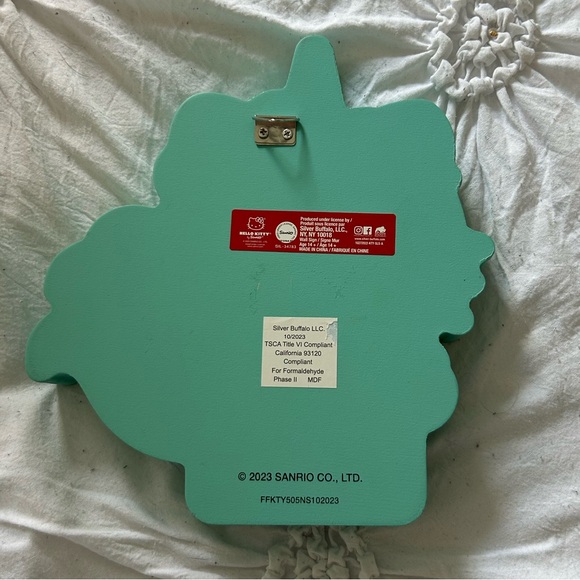 Hello kitty wall decor - Picture 3 of 3